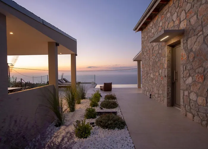 فيلة Ilania Luxury