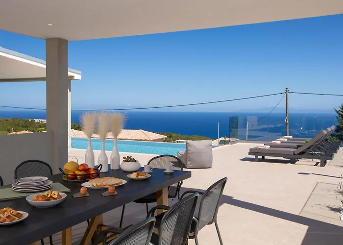 فيلة Ilania Luxury Tsoukaládhes