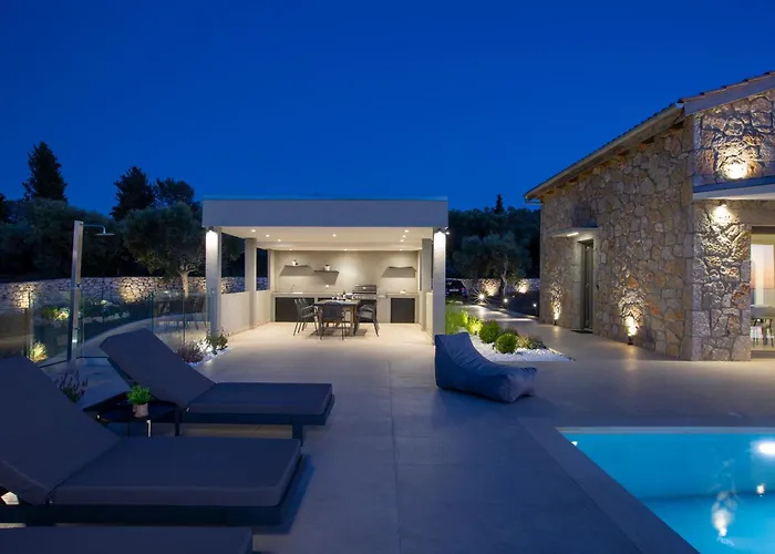 فيلة Ilania Luxury Tsoukaládhes