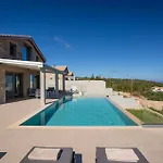 Ilania Luxury *
